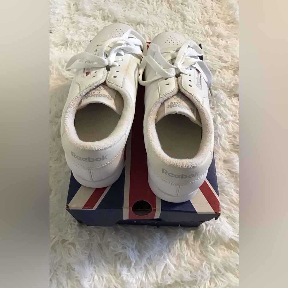 Reebok princess, wide, white women tennis shoe size 8 - Picture 5 of 7